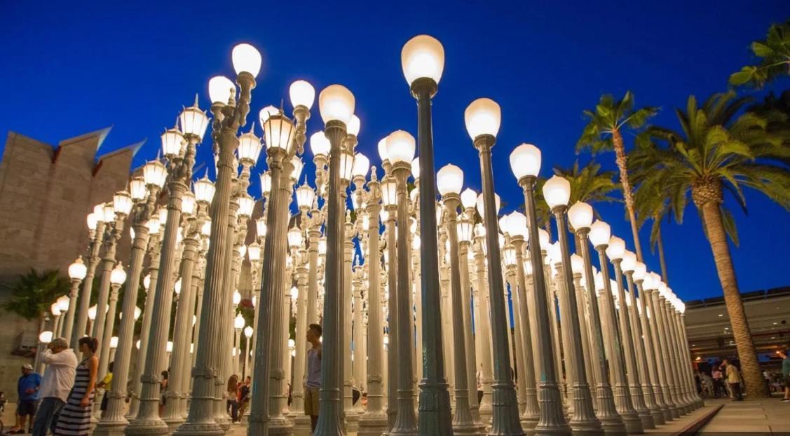 Newly Built Three Bedroom Close To Rodeo Drive Hollywood Downtown And Beaches Close To Attractions