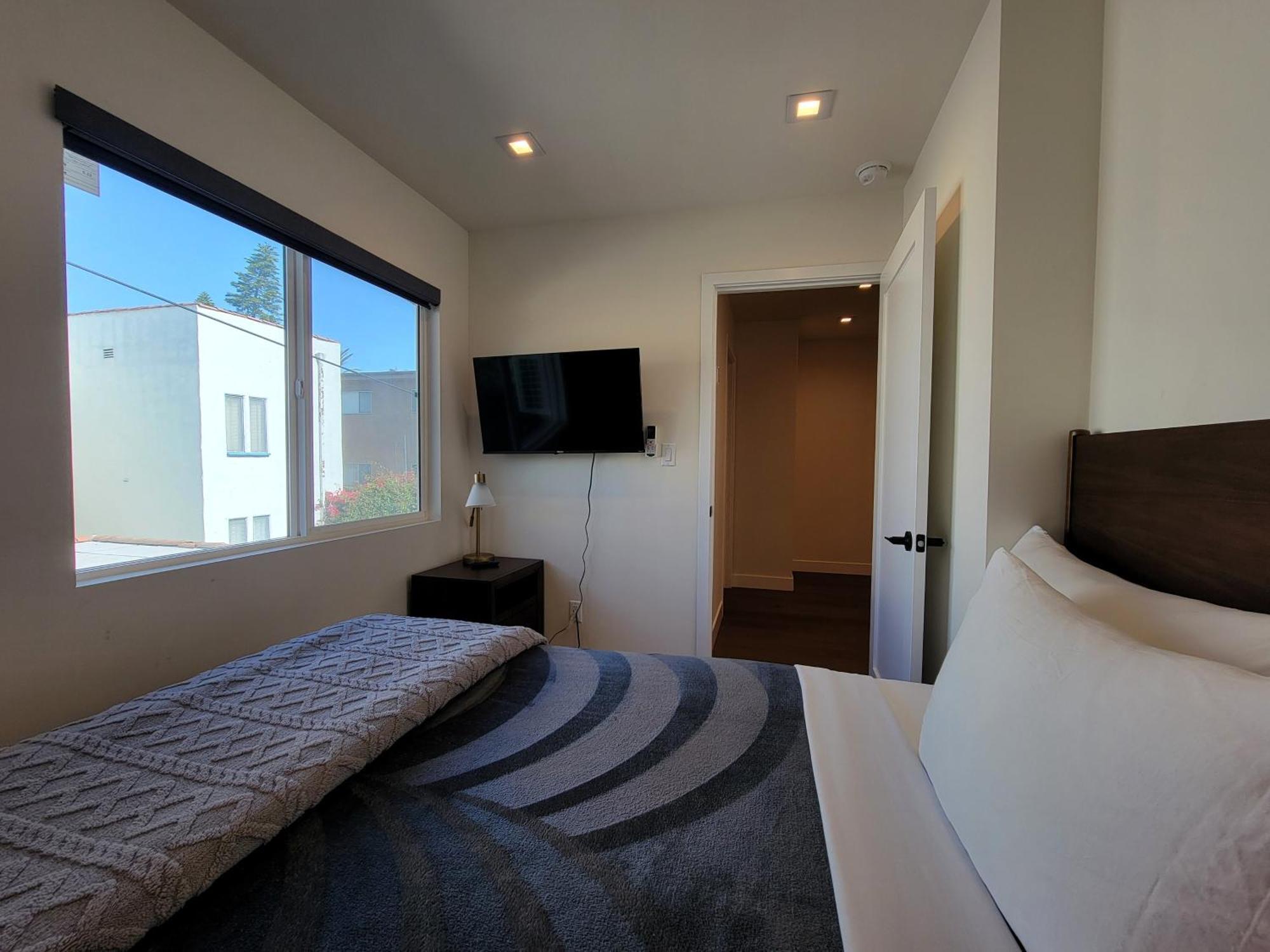 Newly Built Three Bedroom Close To Rodeo Drive Hollywood Downtown And Beaches Close To Attractions Los Angeles